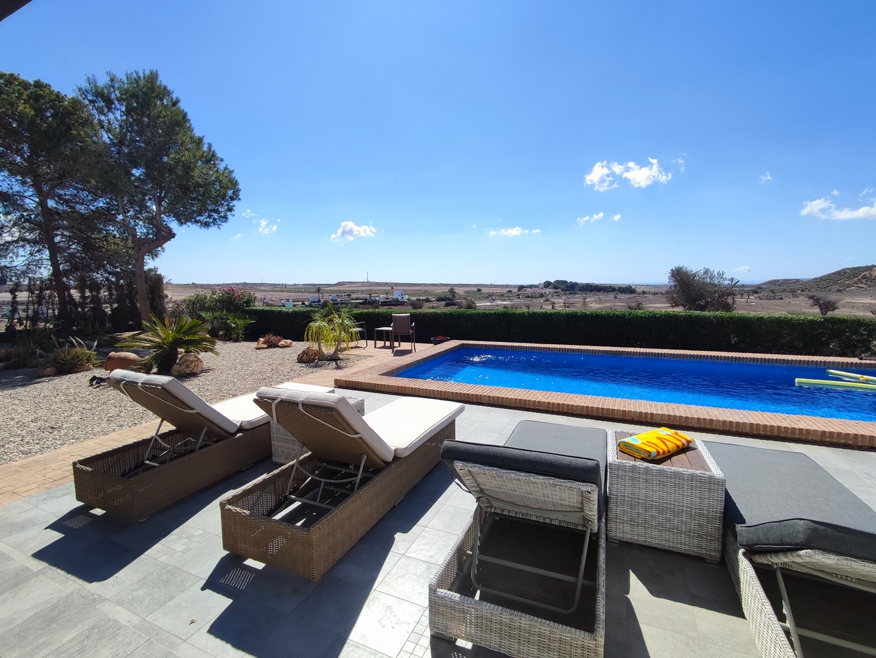 This spacious and quality finished detached villa is set in an elevated